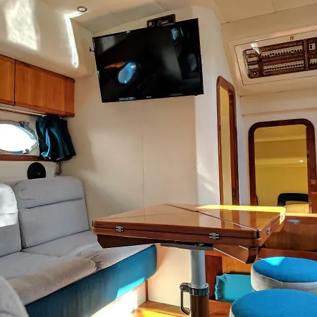 White Moon - Boat And Breakfast Gaeta